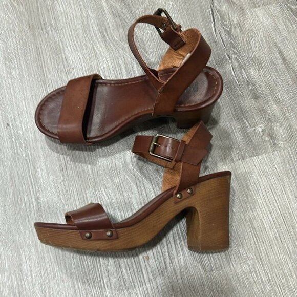 Mia Women’s Manuela Brown Block Chunky Strappy Open Toe Sandal Heels Size 6.5 - Picture 1 of 8